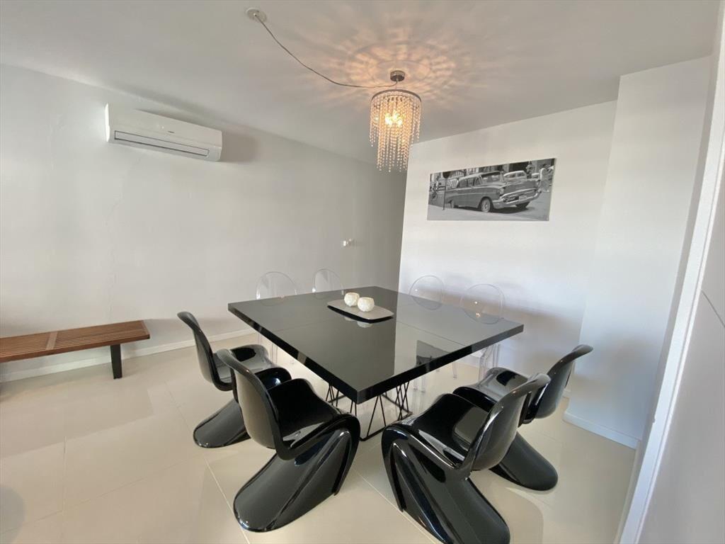 VENTA DE APARTAMENTO DE 3 DORMITORIOS - PLAYA