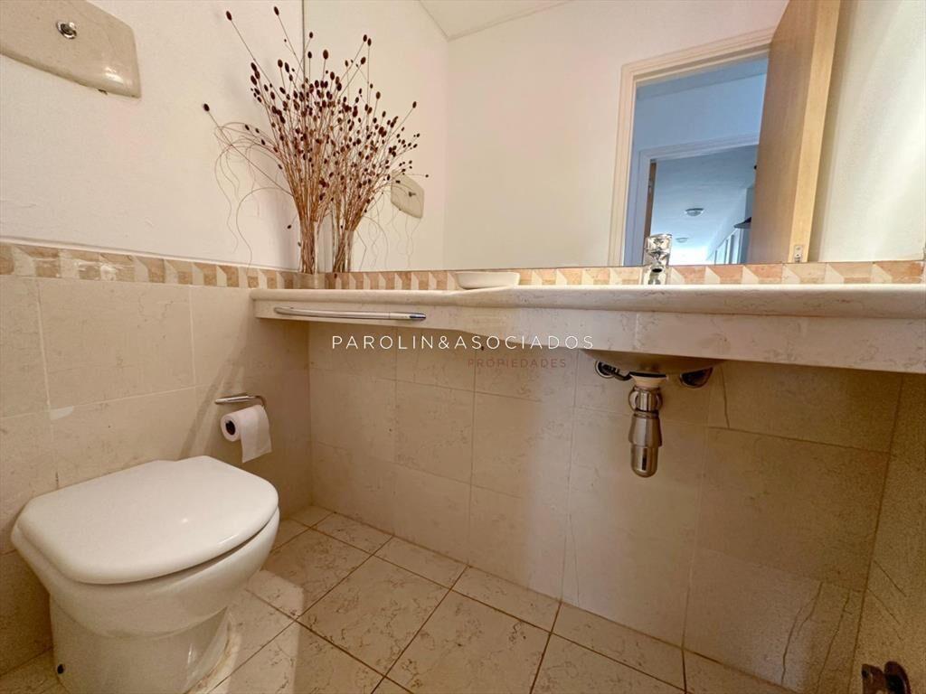 Apartamento en venta en primera linea de brava de