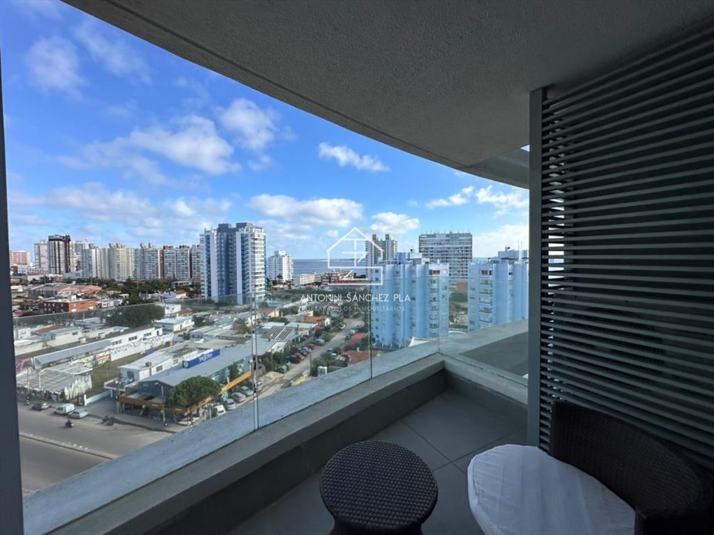 Venta apartamento tres dormitorios Punta del este