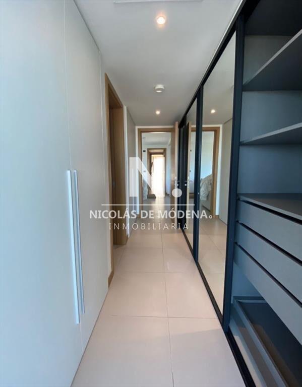 Venta departamento 3 dormitorios y dependencia en