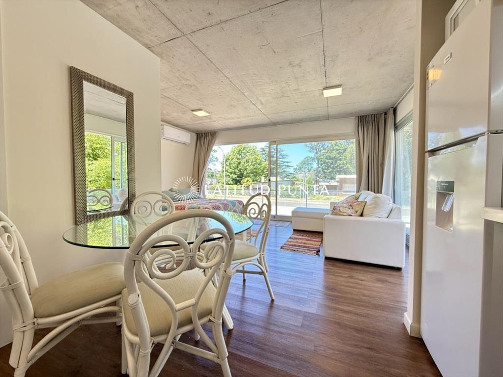 Apartamento en Pinares, Parada 25