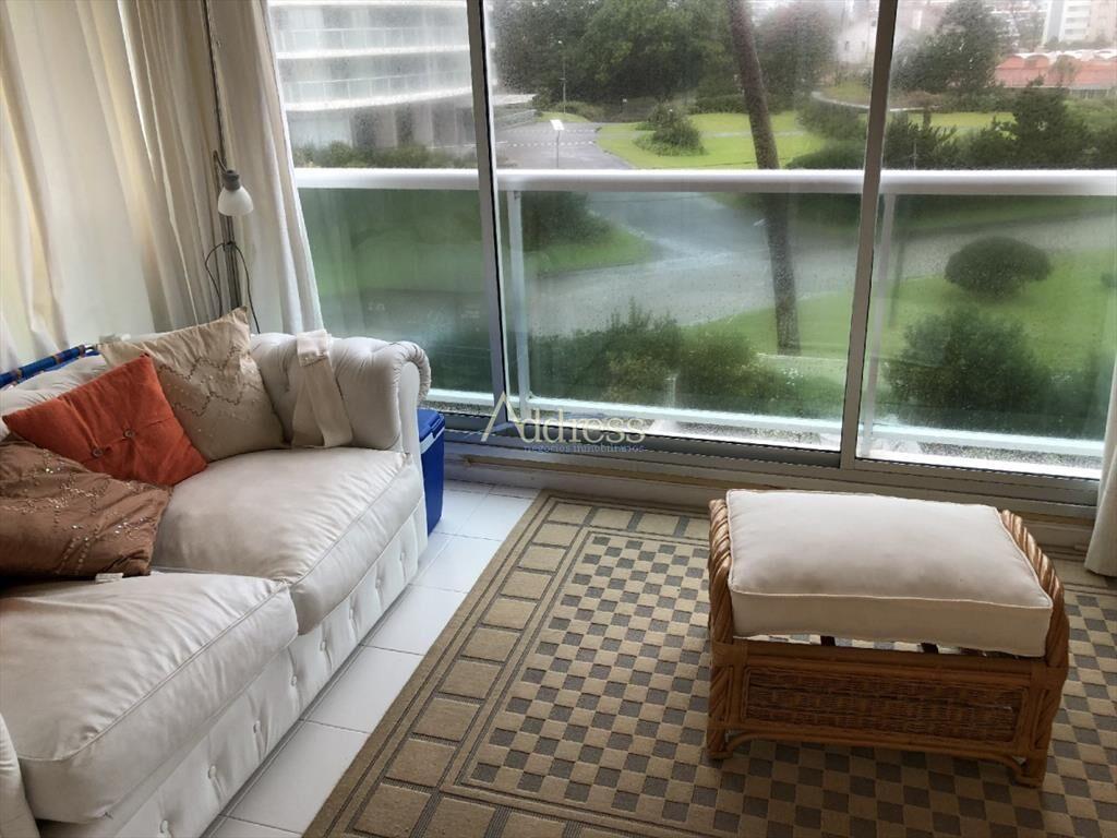 Playa mansa, impecable apartamento a metros del