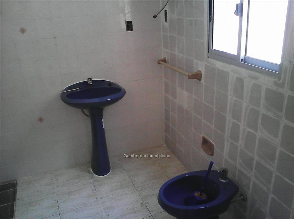 Casa a media cuadra de Av. Garzón. Alquilada