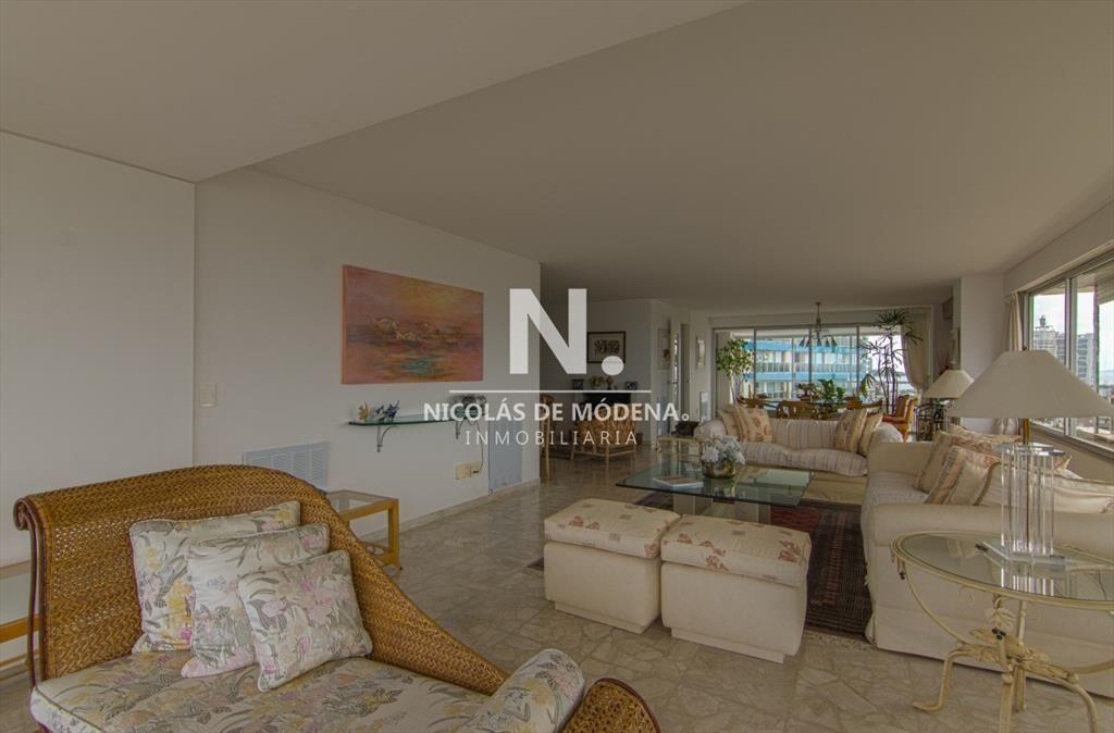 Esplendido departamento en venta ubicado en Brava