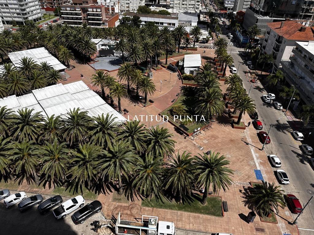 Piso alto en Península, 1 dormitorio y medio
