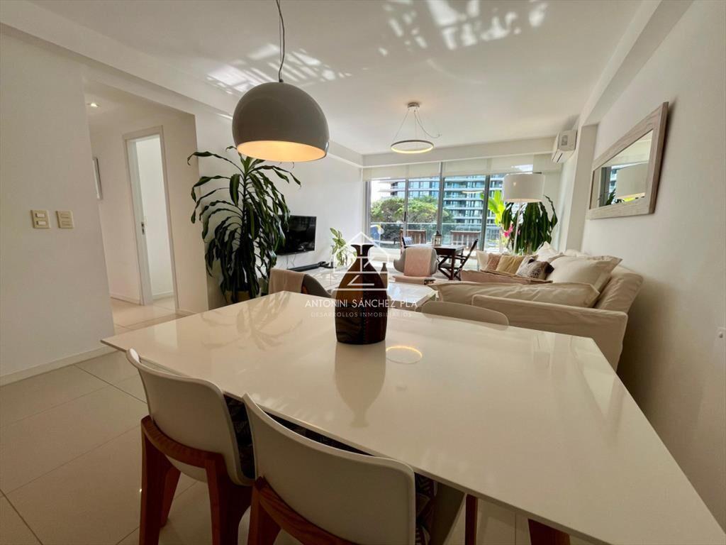 VENTA APARTAMENTO 2 DORMITORIOS Y SERVICIO PUNTA