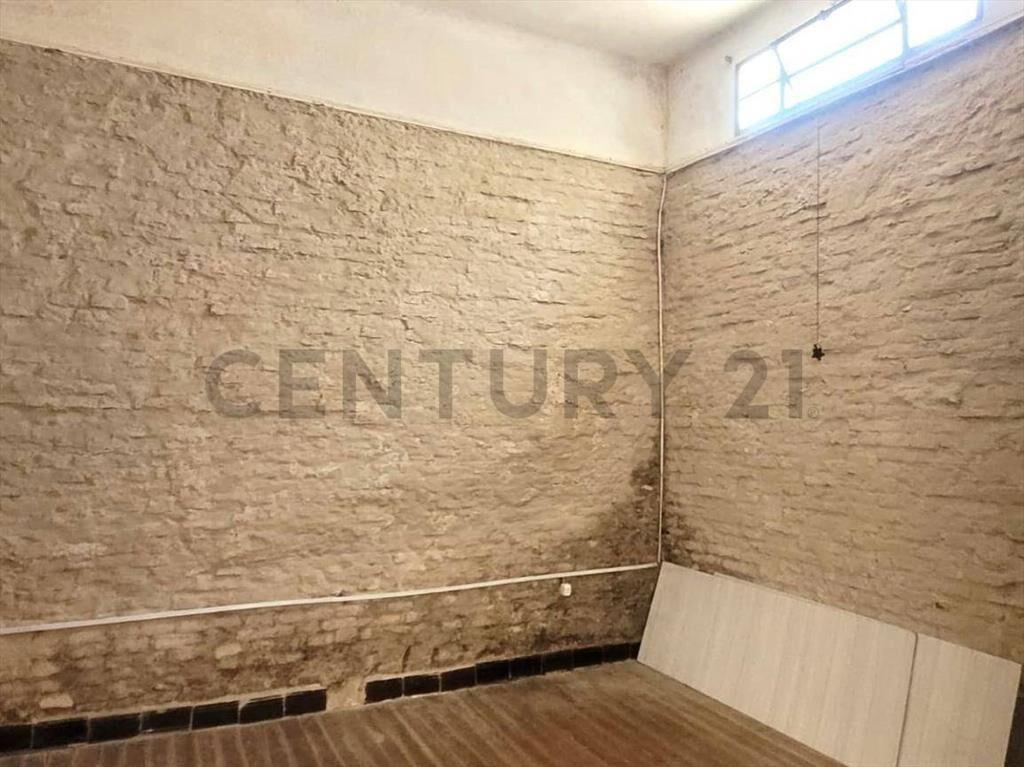 VENTA CASA A RECICLAR EN REDUCTO 100 m2 Al frente PH acep...