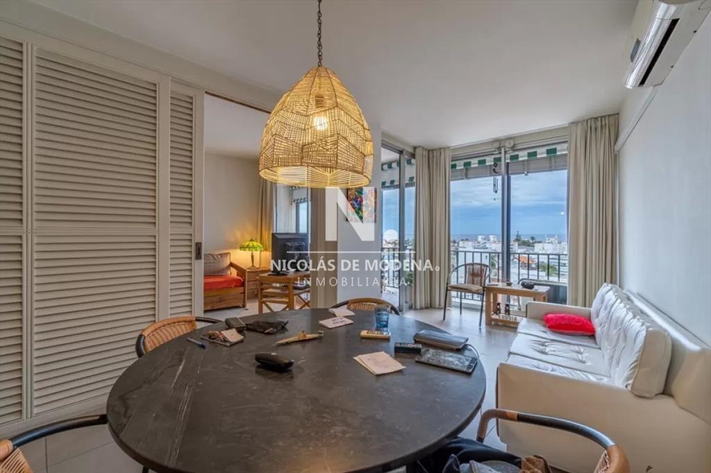 Iluminado y comodo departamento de 2 dormitorios