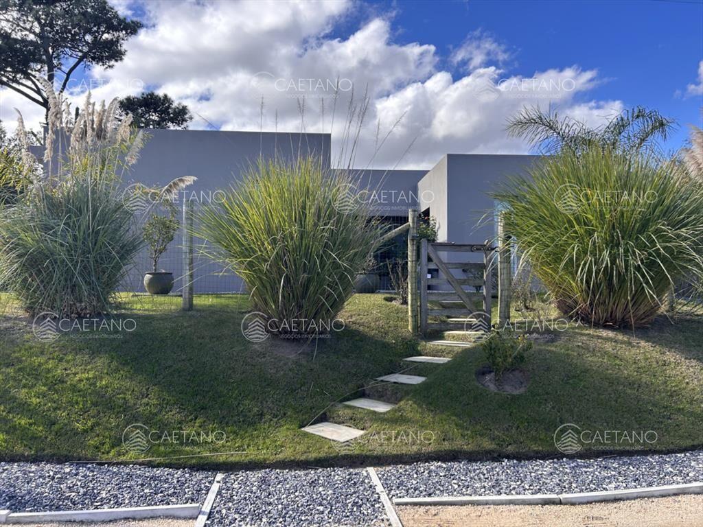 Venta casa en zona Chihuahua, Punta Ballena