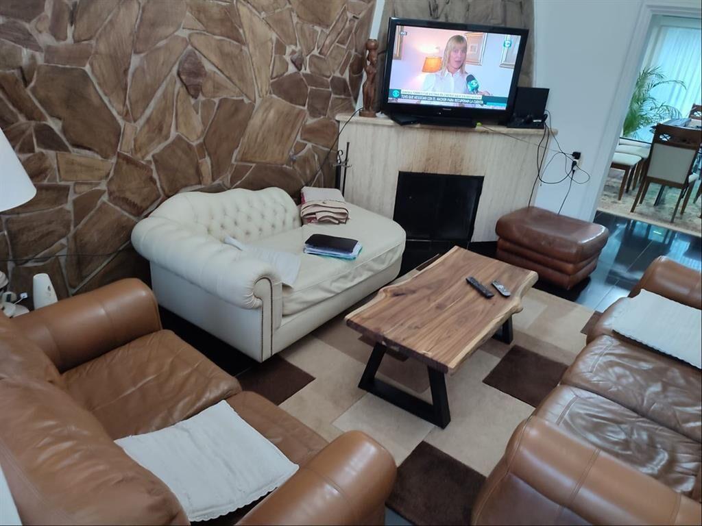 SUPER CONFORTABLE!!! RESIDENCIA 4 DORM. + PISCINA + APTO