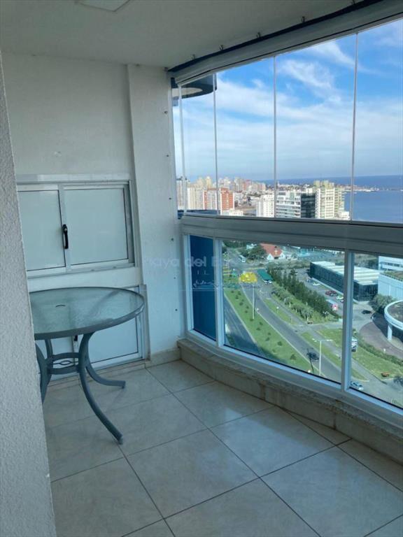 Apartamento de 2 dormitorios y medio en alquiler