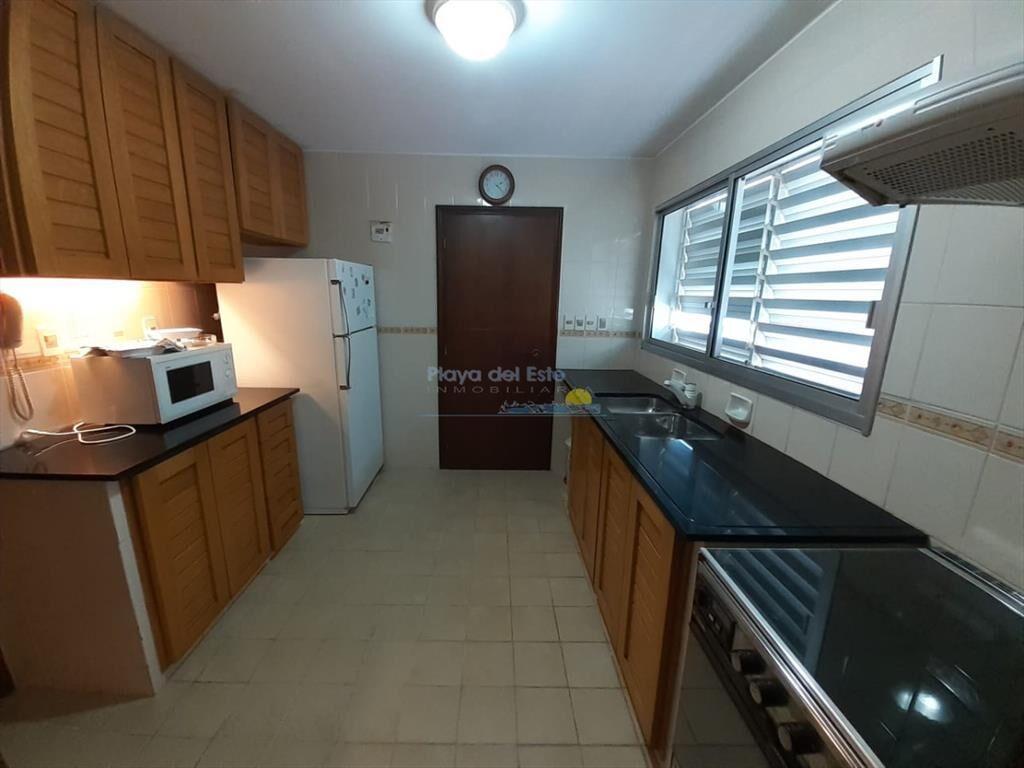 Apartamento en Venta de 3 dormitorios en Punta ,