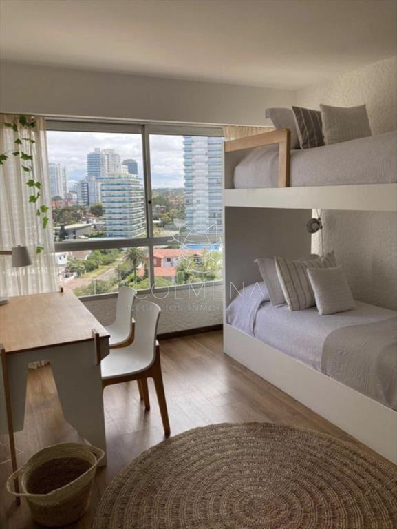 Apartamento en playa brava.