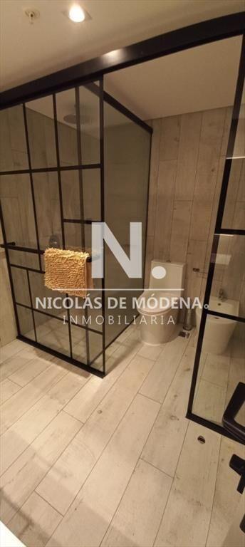 Vende apartamento de 2 dormitorios frente al mar