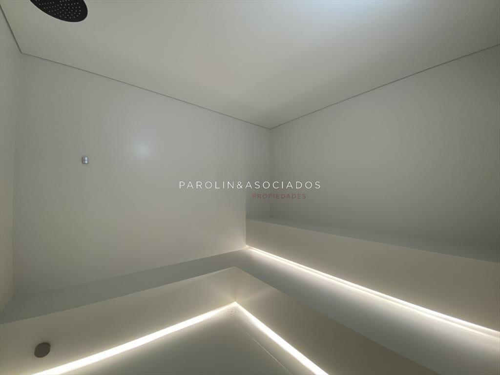 Apartamento en venta a metros del mar, parada 4