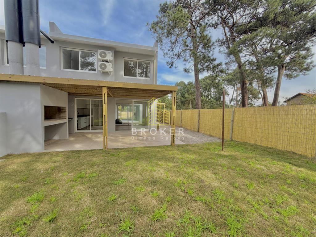 Venta casa 3 dormitorios punta del este Jardines