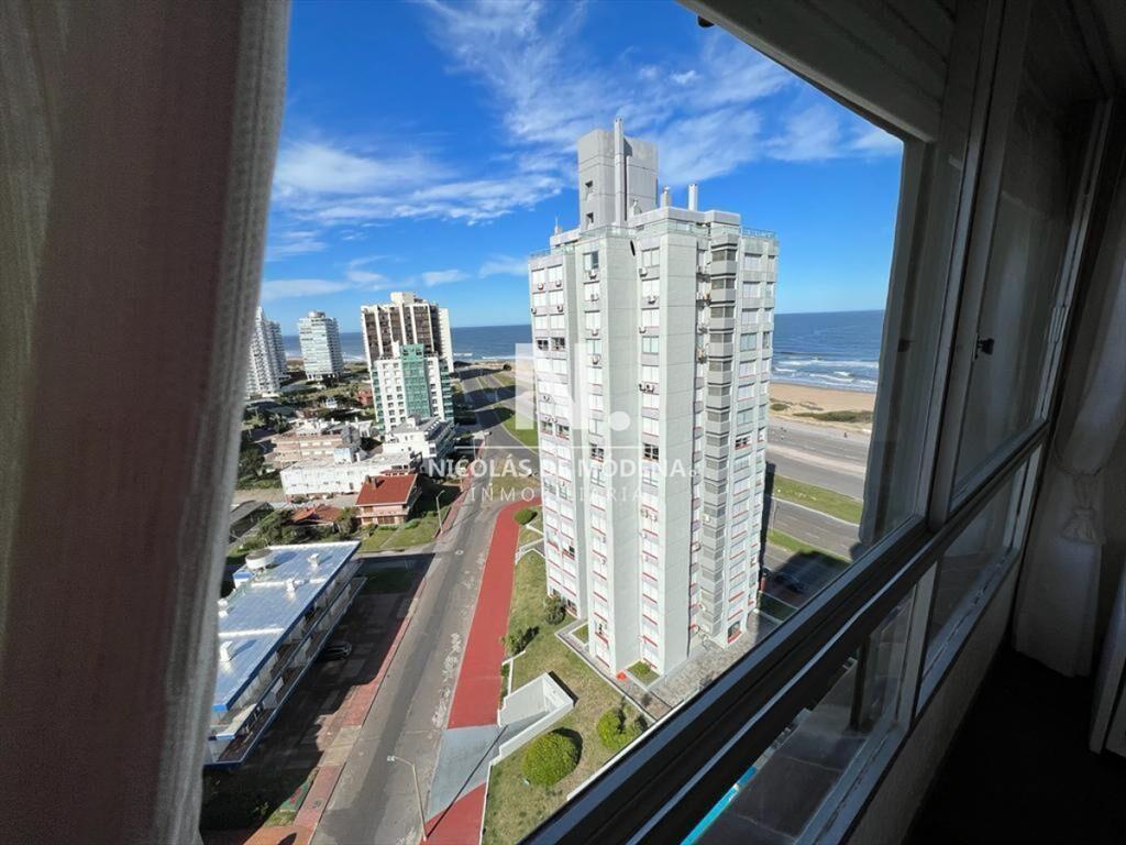 Apartamento en Venta de 3 dormitorios en parada 2