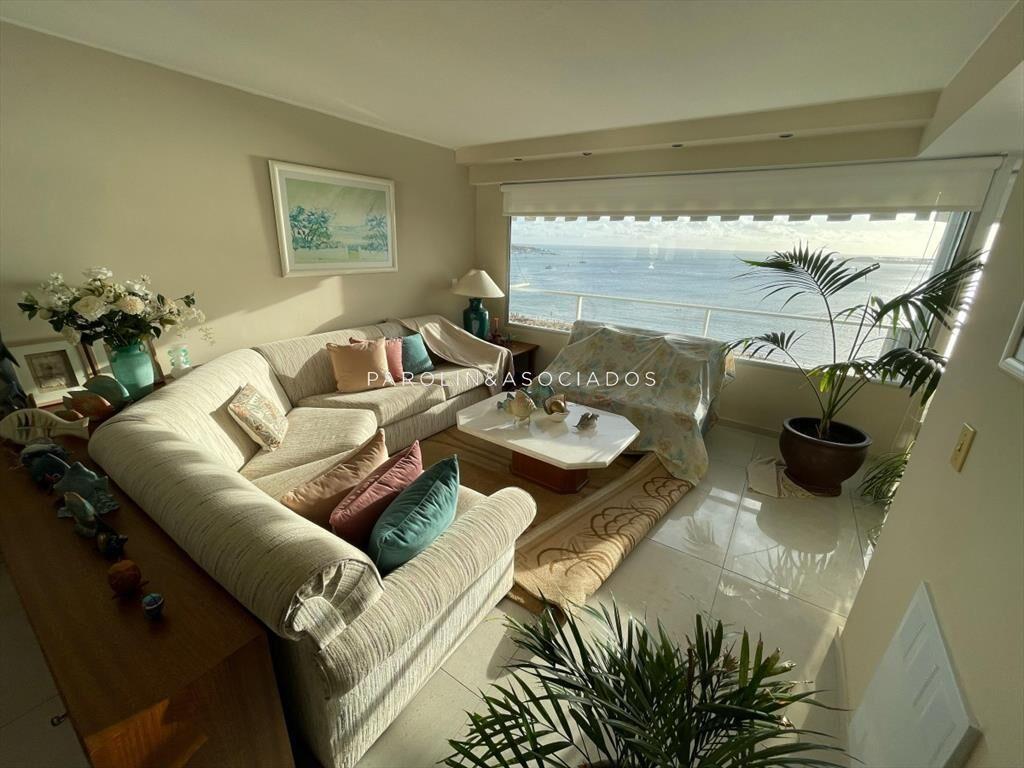 Apartamento en venta en primera línea de Mansa 2