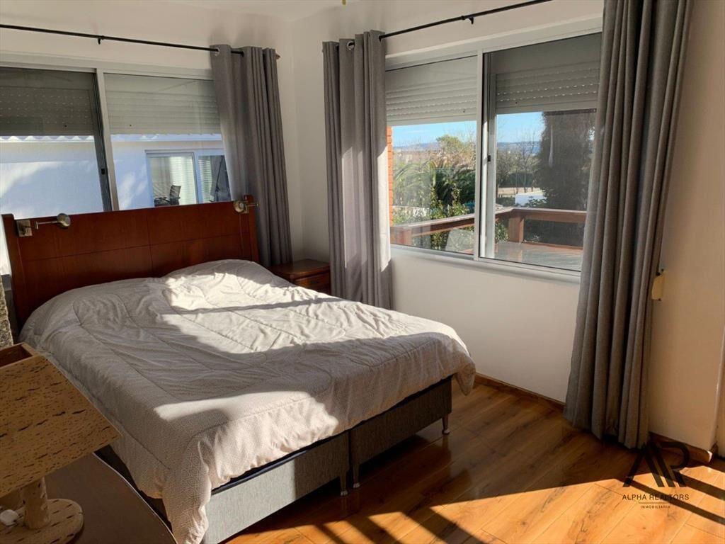 Gran casa en alquiler en Peninsula, proximo al faro