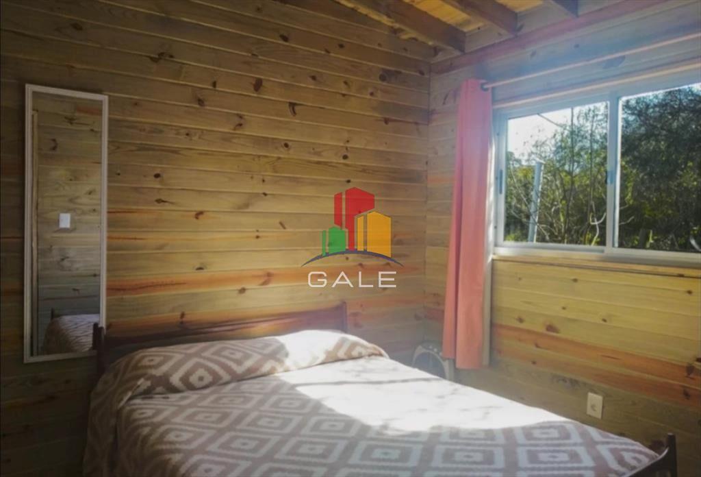 Cabaña de madera, en zona tranquila
