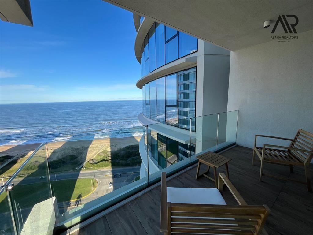 Apartamento en venta c/ cochera en Playa Brava