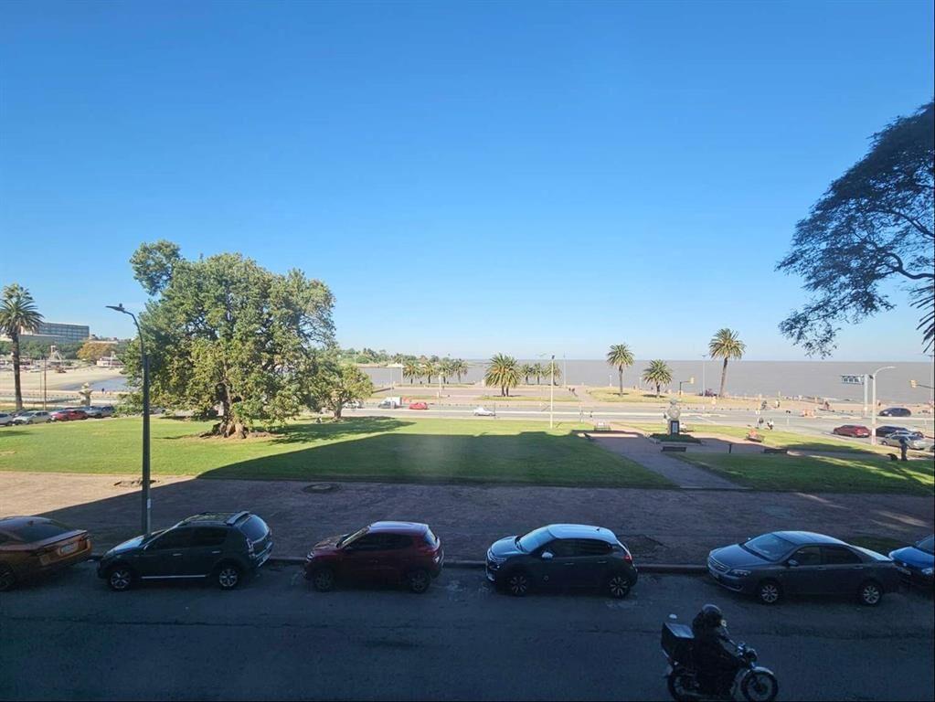 Oficina - Parque Rodó - VENTA CON RENTA