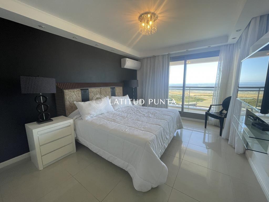 Apartamento en Imperiale, 3 suites más