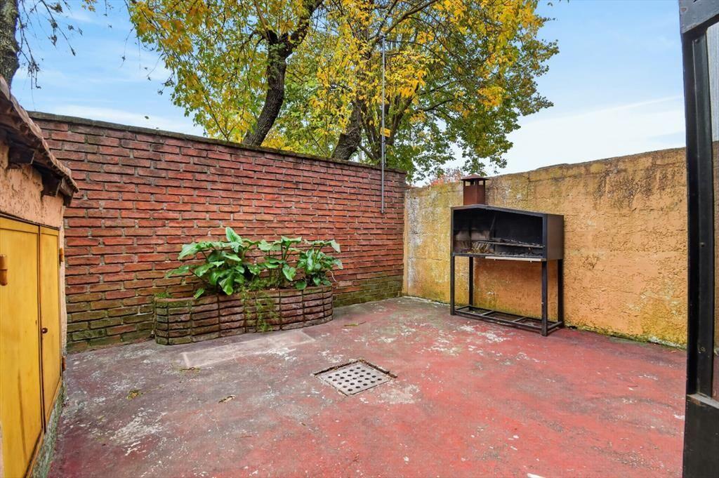 Venta de casa duplex de 3 dorm detrás del Parque Rivera ...