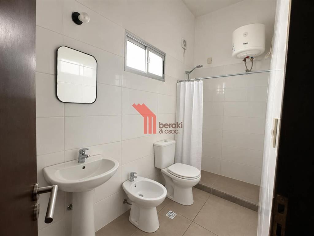 Venta 4 apartamentos y garajes con renta, Brazo Oriental
