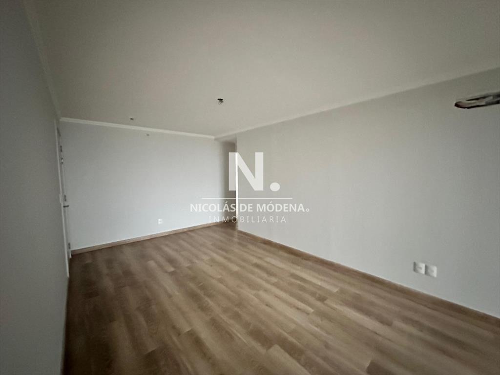 Vende apartamento de 2 dormitorios en Roosevelt,