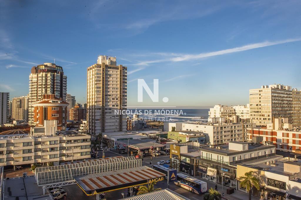 Vende departamento de 3 dormitorios con vista al