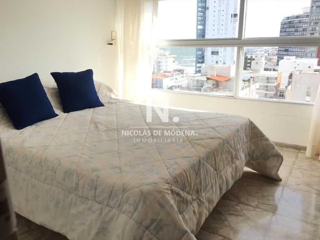 Apartamento en venta con vista al puerto