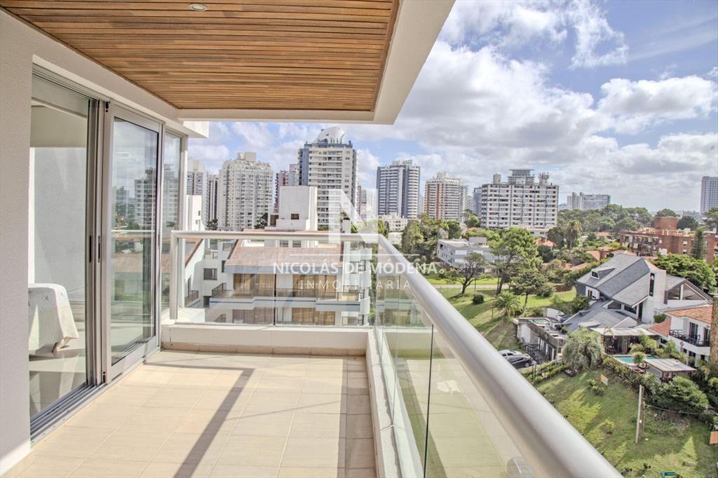 En Alquiler apartamento de 2 dormitorios en Punta del Este