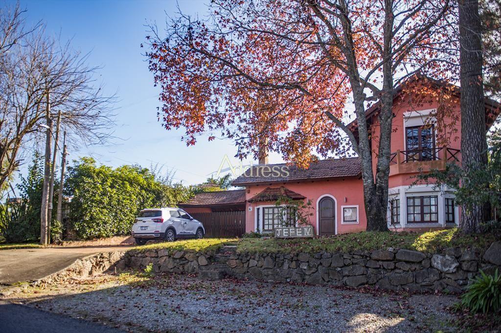 Muy linda casa en venta, zona inmejorable, 3 dormitorios y