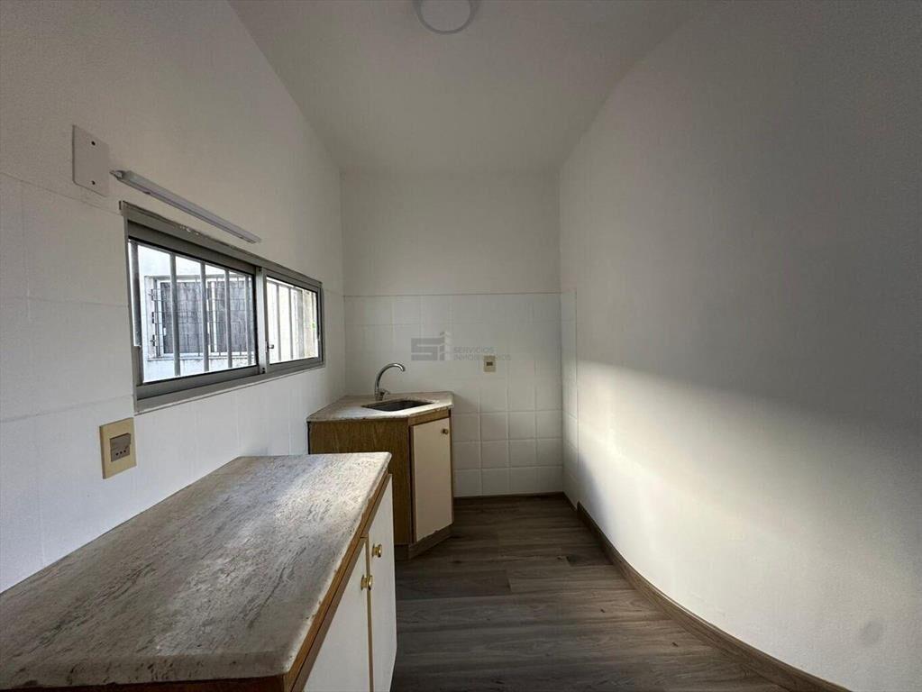 Se alquila Apartamento de un dormitorio con balcón en Parqu