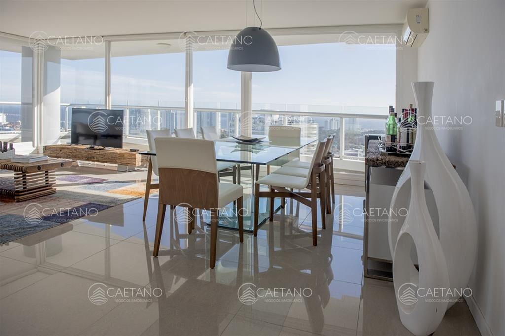 En venta apartamento de 3 suites en Punta del Este