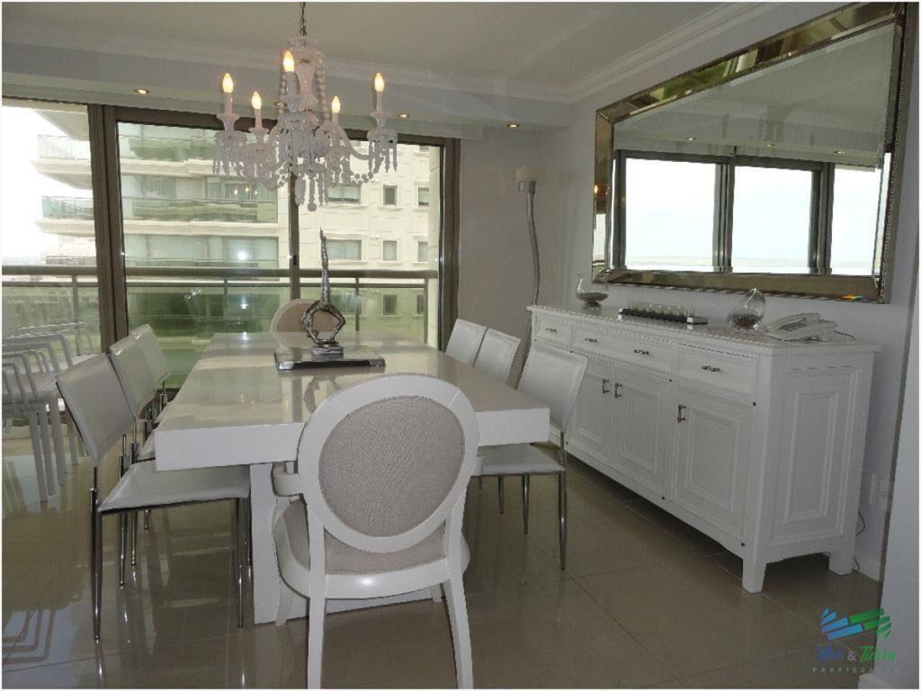 Apartamento en Brava, 3 dormitorios *