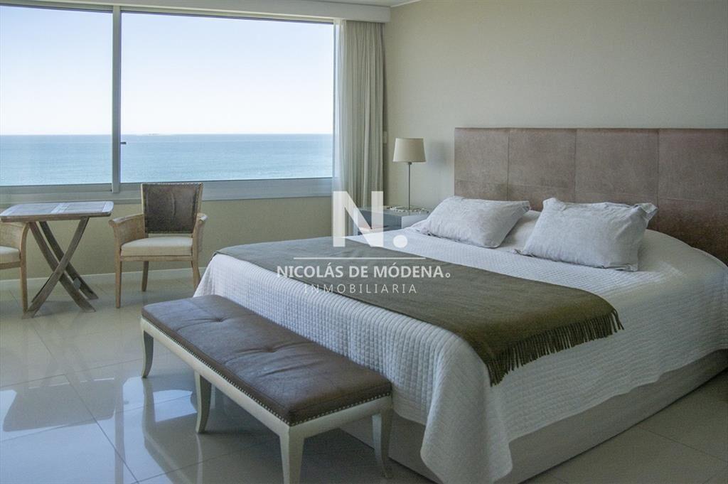 Apartamento de 4 dormitorios en venta en Torre al
