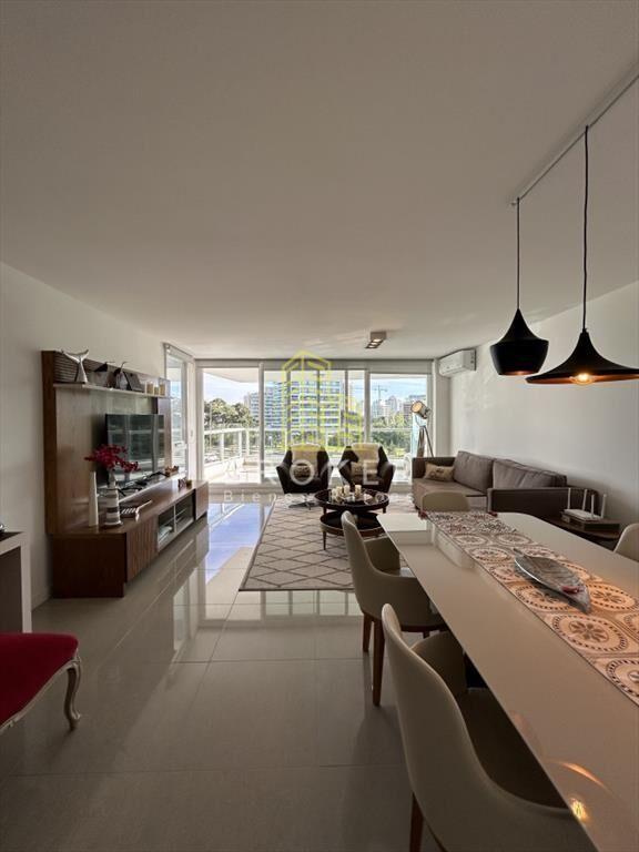 Alquiler de lujoso apartamento en la mejor zona