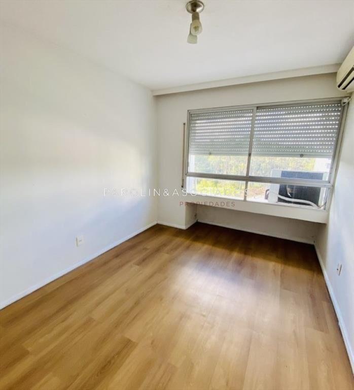 Apartamento de 3 dormitorios en venta en Punta