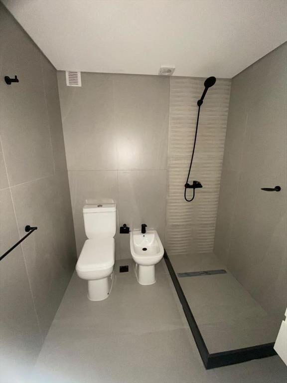 Venta apartamento monoambiente con amplio balcón. Excelente