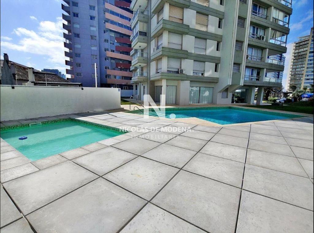 En venta, apartamento comodo de 2 dormitorios, en