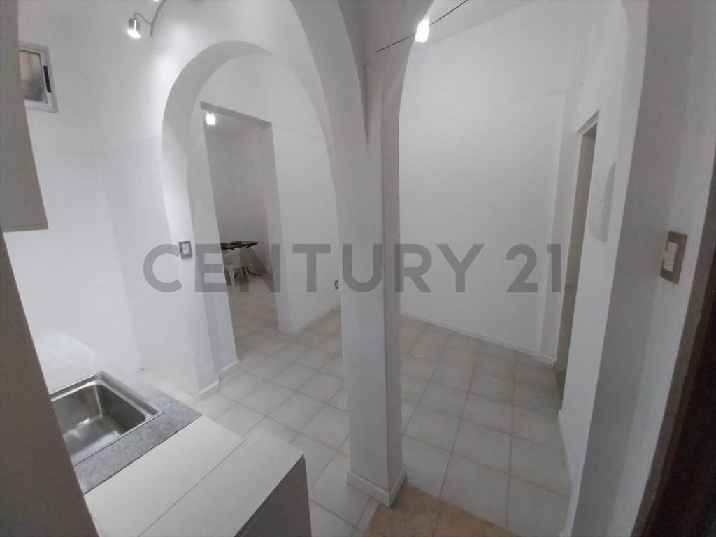 VENTA APARTAMENTO CORDÓN SUR, 2 DORM, PATIO, ACEPTA BANCO,