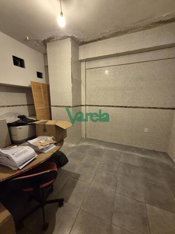 Venta local en 3 plantas 700 mts2, Agraciada esq