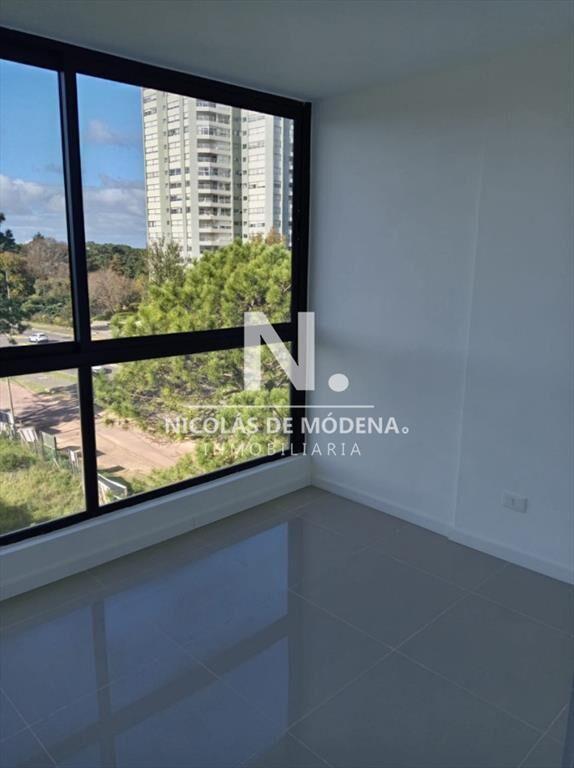 En venta apartamento de 3 dormitorios en con