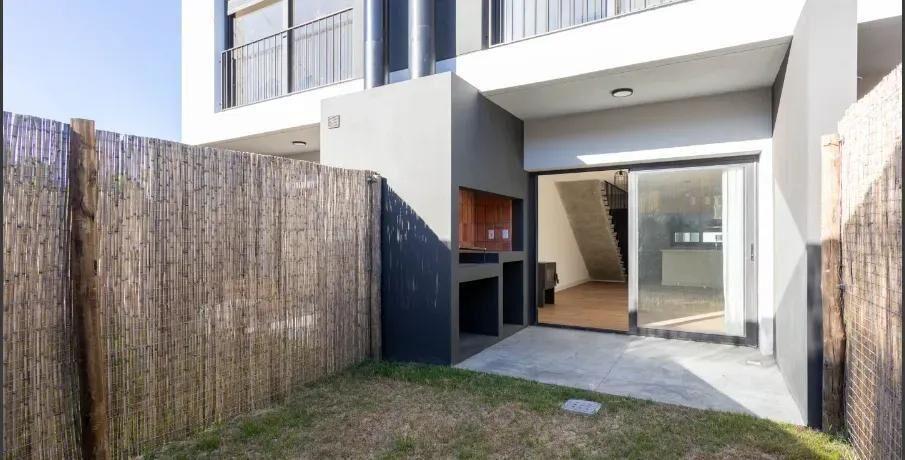 Venta Casa 2 dormitorios con jardín, parrillero y amenities