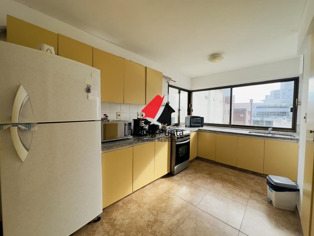 Apartamento en venta, 3 dormitorios, vista al