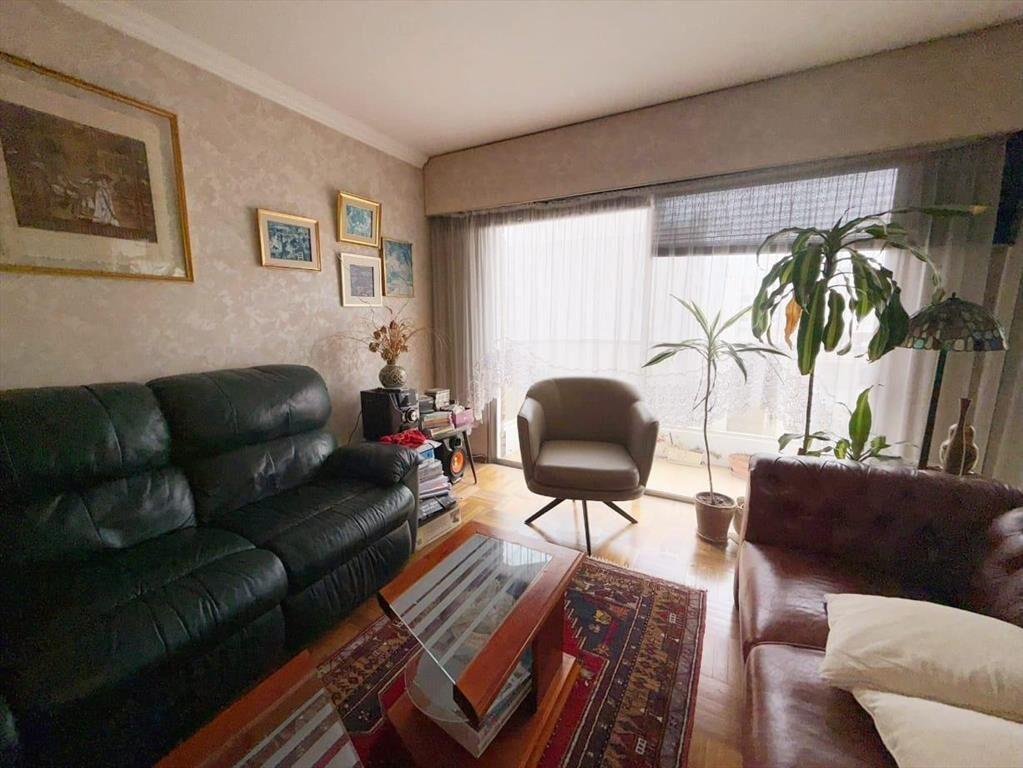 Venta apartamento 3 dormitorios más servicio completo y gar
