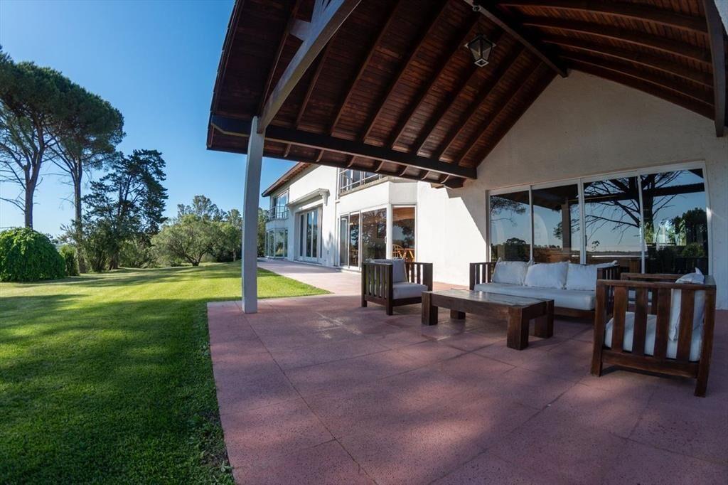 Venta casa y campo de 116 hectáreas en Melilla