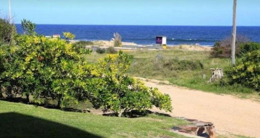 CASA EN VENTA DE 5 DORMITORIOS EN LA BARRA